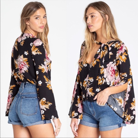 Billabong Tops - 🌸 Billabong Lust Linger Bell Sleeve Tie Neck Top